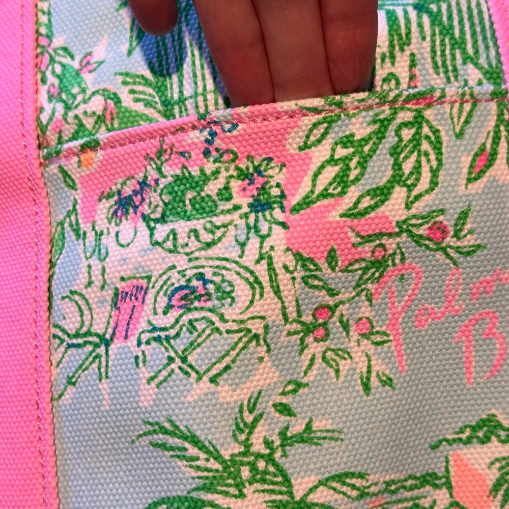 Lilly Pulitzer Mercato Zippered Tote NWT - Picture 6 of 9
